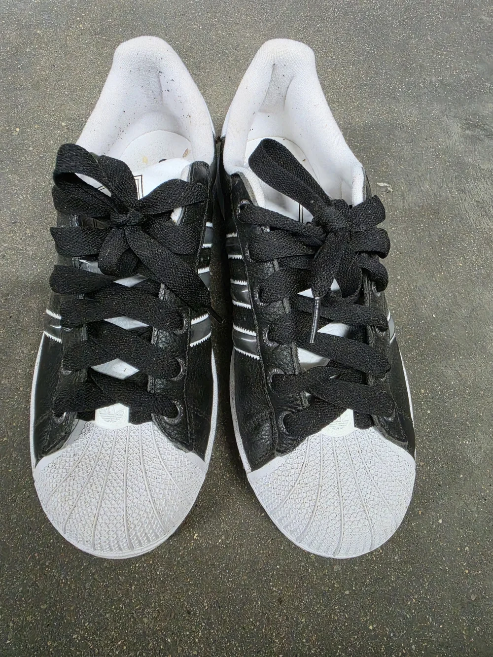 adidas classic sneakers